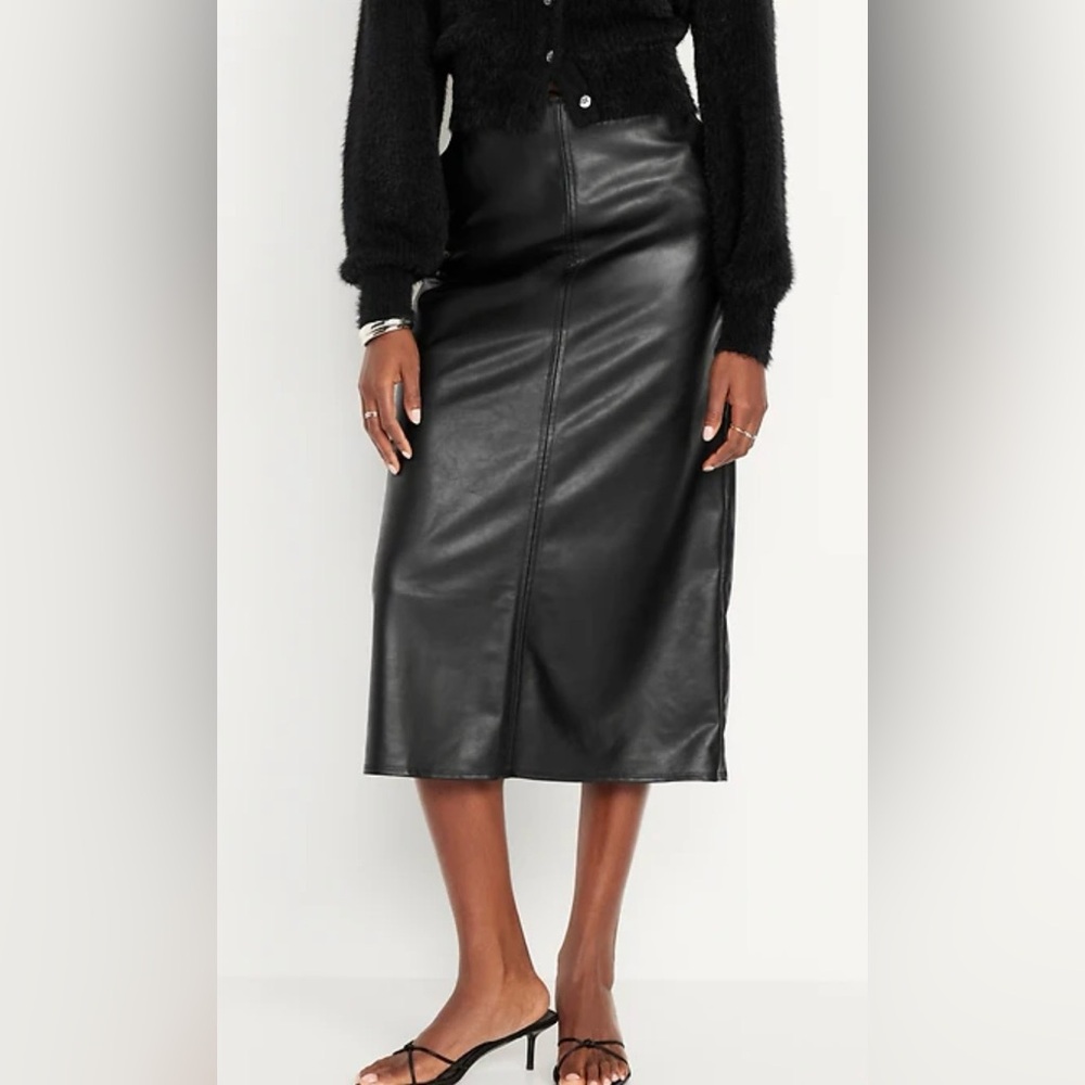 Old Navy Faux Leather Skirt